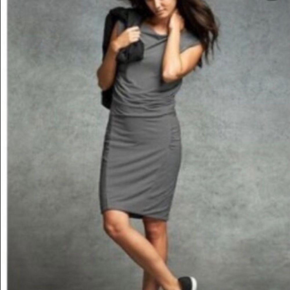- Athleta Grey Microstripe Westwood Athletic Dress - Picture 3 of 10